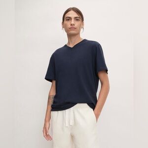 NWT Everlane The Essential Organic V-Neck Tee